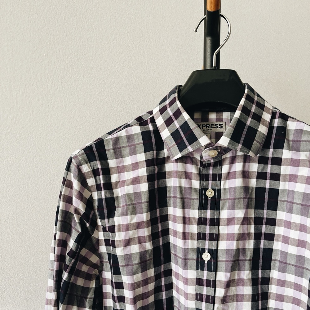 Men’s Express Non-Iron Button Down Shirt‎ - Picture 2 of 3